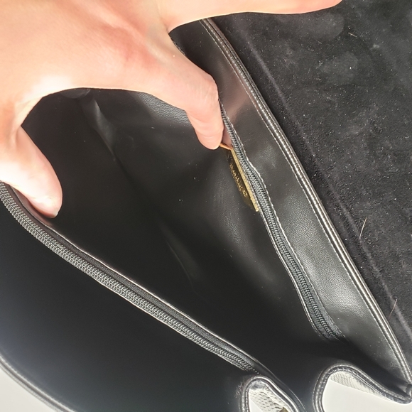 Sharif Adjustable flap crossbody - Picture 7 of 10